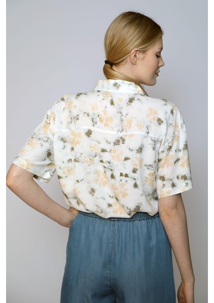 Crop Klasik Yaka Desenli Bej Kadın Gömlek 242 Lcf 241003 Visba Bej