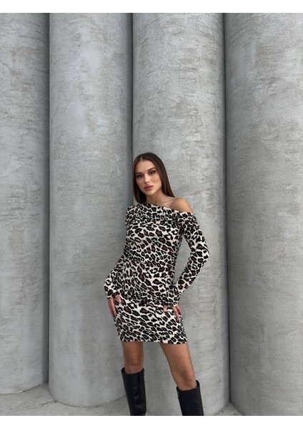 Kadın Uzun Kollu Leopar Desen Omuz Dekolteli Mini Elbise