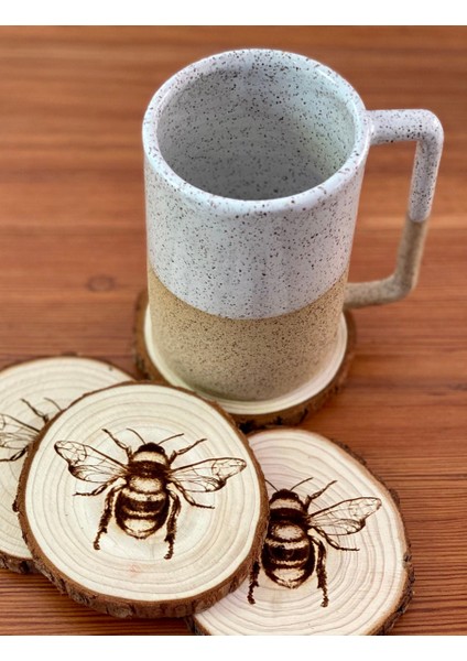 Arı Işlemeli Ahşap Bardak Altlığı