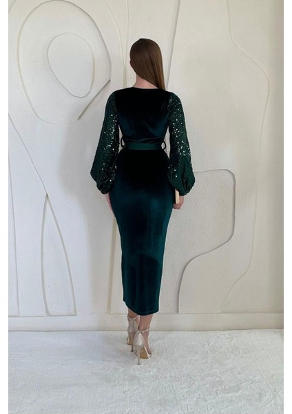 Kadın Yeşil Kadife Uzun Kol Payetli Yırtmaçlı Abiye Midi Elbise 10D-7213 fırsatları