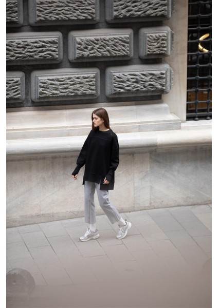 2474 Parmak Geçme Detaylı Sweatshirt