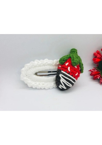 Çikolata Soslu Çilekli Örgü Çıtçıtlı Toka ( El Yapımı ) modelleri