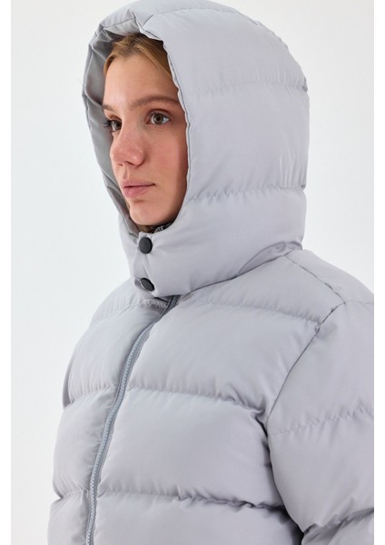 Kadın Siyah Su ve Rüzgar Geçirmez Oversize Kapüşonlu Kışlık Şişme Mont & Kaban & Parka - 137 fırsatları