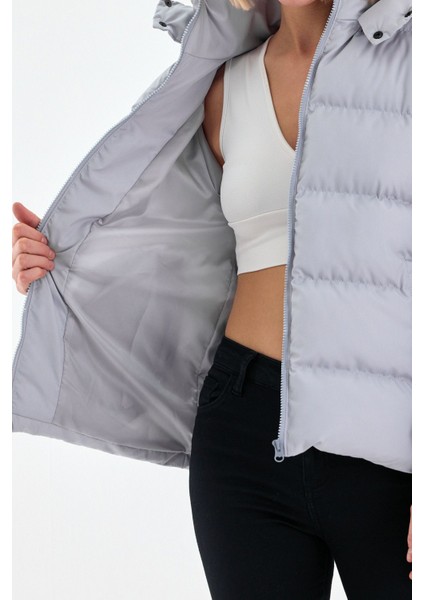 Kadın Siyah Su ve Rüzgar Geçirmez Oversize Kapüşonlu Kışlık Şişme Mont & Kaban & Parka - 137