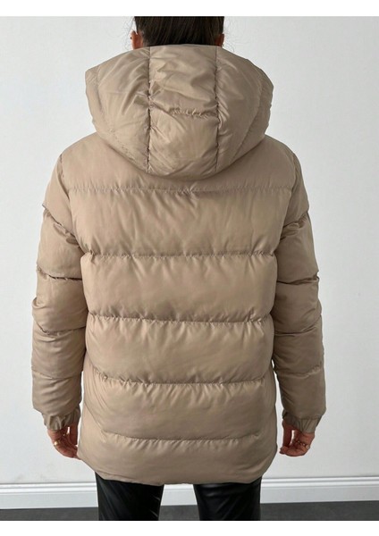Kadın Siyah Su ve Rüzgar Geçirmez Oversize Kapüşonlu Kışlık Şişme Mont & Kaban & Parka - 137 modelleri
