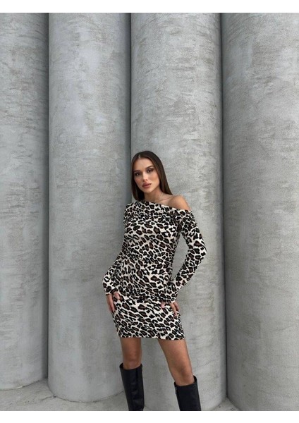 Kadın Uzun Kollu Leopar Desen Omuz Dekolteli Mini Elbise