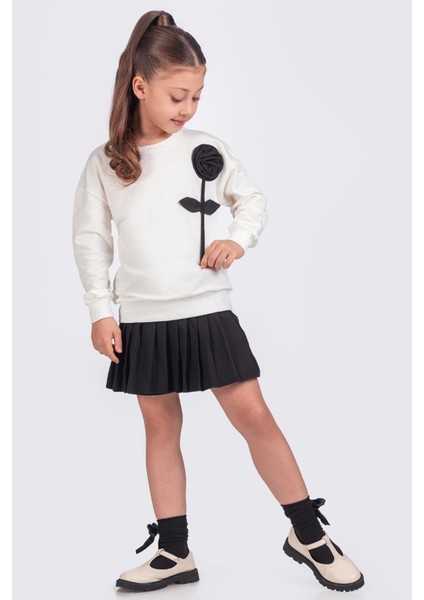 Pileli Şort Etek & Gül Dekorlu Sweatshirt Kız Çocuk Takım - Beyaz
