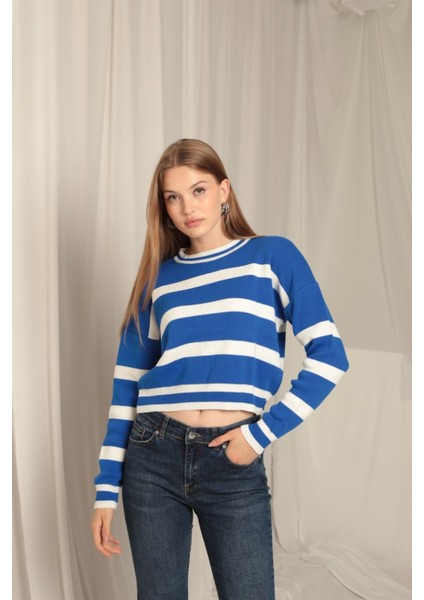 Kadın Çizgili Triko Yarı Crop Kazak