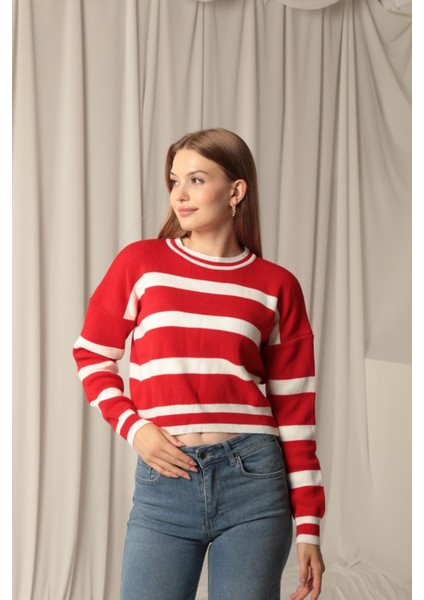 Kadın Çizgili Triko Yarı Crop Kazak