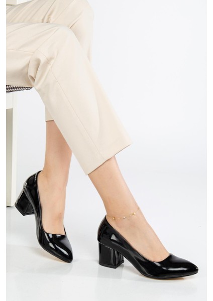 Kadın Kısa Topuklu Ayakkabı Siyah Rugan Malzeme Kalın Topuklu fiyatları