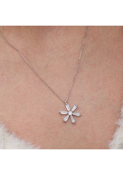 Gümüş Baget Taşlı Çiçek Kadın Kolye indirimleri