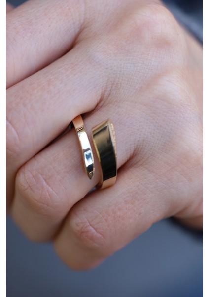 14 Ayar Altın Kenarları Taş Detaylı Tasarım Yüzük