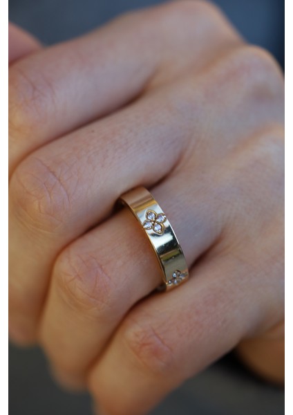 14 Ayar Altın Taşlı Yonca Model Yüzük