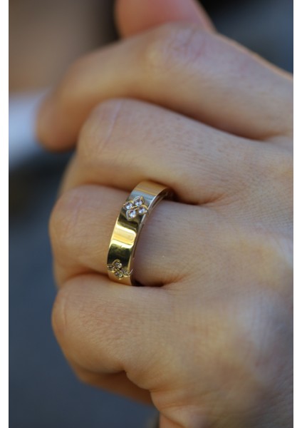 14 Ayar Altın Taşlı Yonca Model Yüzük fırsatları