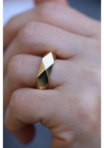 14 Ayar Altın Simetik Elmas Kesim Taşsız Yüzük fiyatları