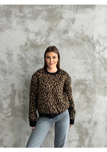 Asur Butik Kadın Leopar Desenli Yumoş Kazak
