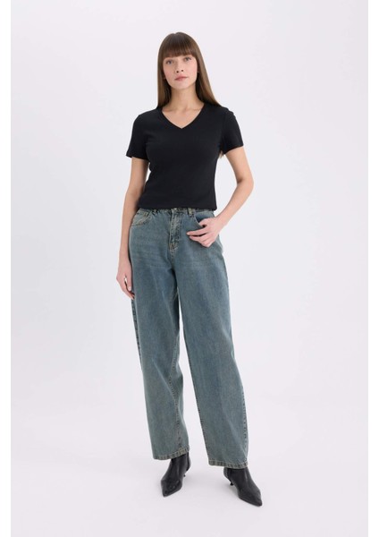 Slim Fit Dar Kesim V Yaka Basic Düz Ribana Kısa Kollu Tişört I1080AZ25SP