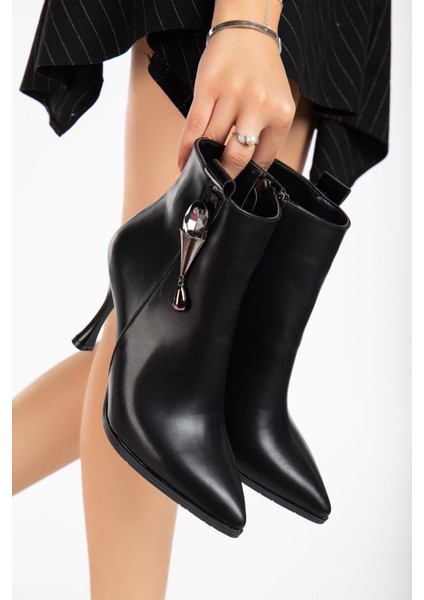 Siyah Cilt Topuklu Bot