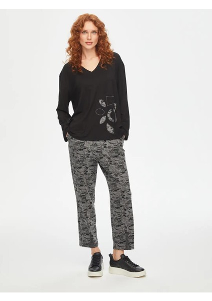 Önü Patch Detaylı V Yaka Uzun Kol T-Shirt 69571 fiyatları