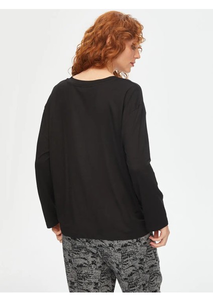 Önü Patch Detaylı V Yaka Uzun Kol T-Shirt 69571 fırsatları