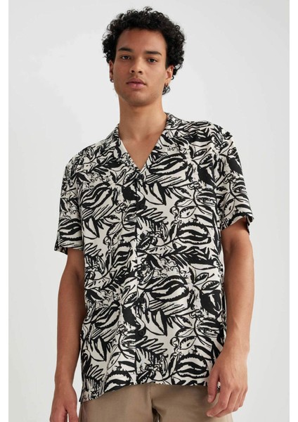 Regular Fit Apaş Yaka Desenli Viskon Kısa Kollu Gömlek B4961AX23HS