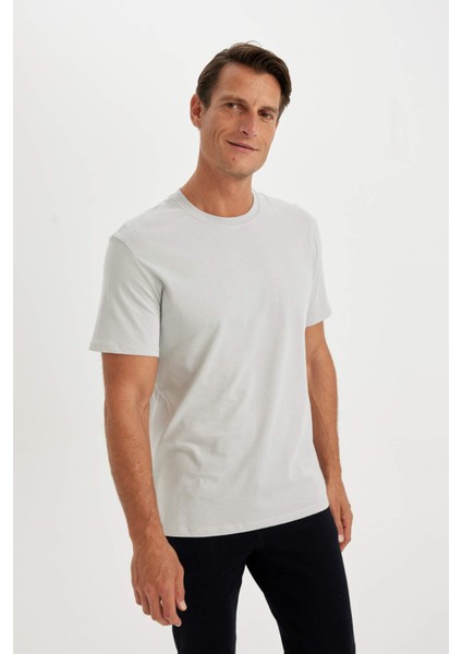 New Regular Fit Bisiklet Yaka Basic Düz %100 Pamuk Kısa Kollu Tişört V7699AZ24SP modelleri