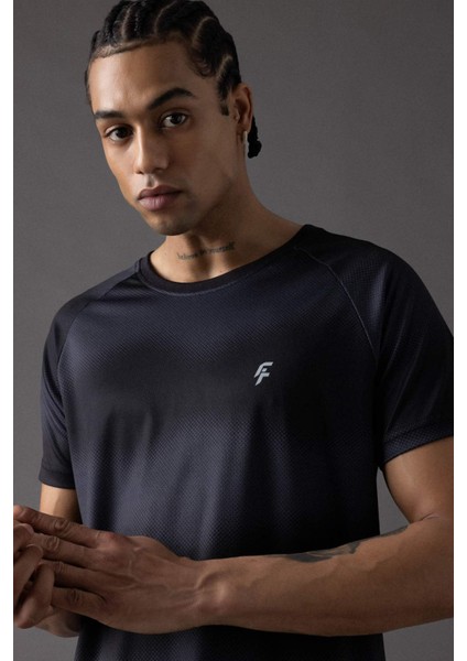 Fit Slim Fit Dar Kesim Bisiklet Yaka Desenli Sporcu Kısa Kollu Tişört Z5579AZ24SP