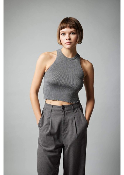 Fitted Halter Yaka Parlak Kumaş Crop Atlet B5921AX23AU fiyatları