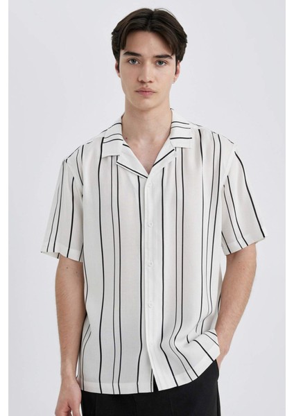 Regular Fit Yazlık Apaş Yaka Çizgili Viskon Kısa Kollu Gömlek B7386AX24SP