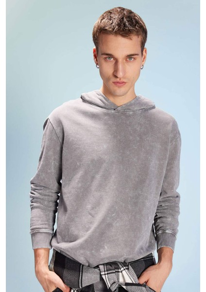 Regular Fit Kapüşonlu Yıkamalı Soluk Efektli Basic Düz Sweatshirt B9220AX23WN
