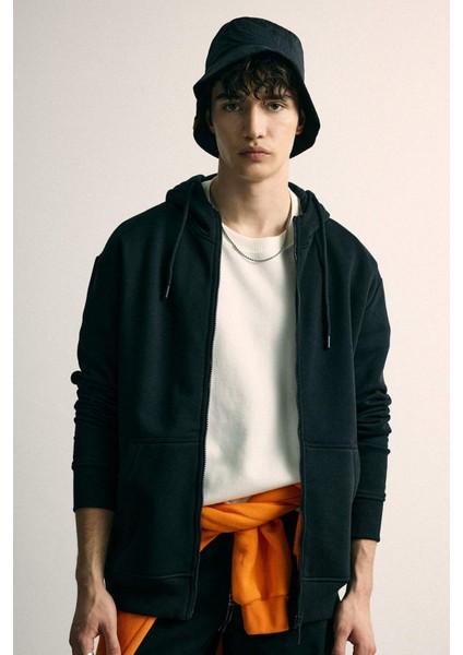 Regular Fit Kapüşonlu İçi Yumuşak Tüylü Cepli Basic Düz Fermuarlı Sweatshirt X8331AZ24SP