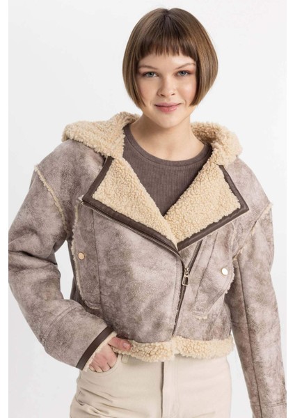 Regular Kalıp Kapüşonlu İçi Suni Kürkü Crop Suni Deri Ceket C3672AX23CW