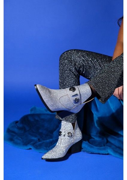 Kenda Gümüş Simli Arkadan Fermuarlı Tokalı Kadın Kalın Topuklu Bot