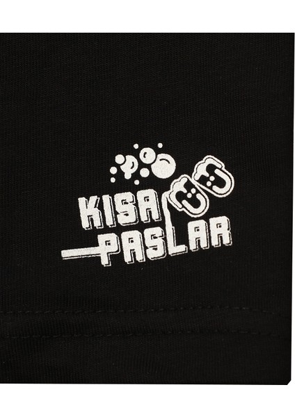 Us Against The World | Kısa Paslar