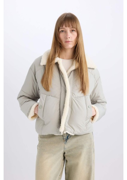 Su İtici Şişme Mont Geniş Yakalı İçi Süni Kürklü Fermuarlı Cepli C3979AX23WN fırsatları