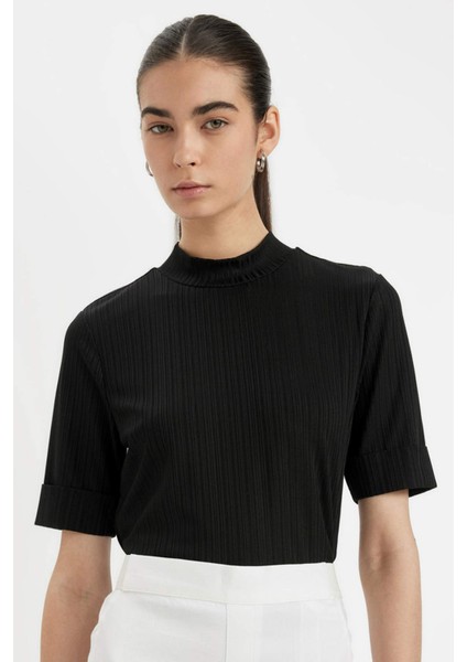 Regular Fit Yarım Balıkçı Yaka Basic Düz Fitilli Kaşkorse Kısa Kollu Siyah Tişört B1177AX24AU