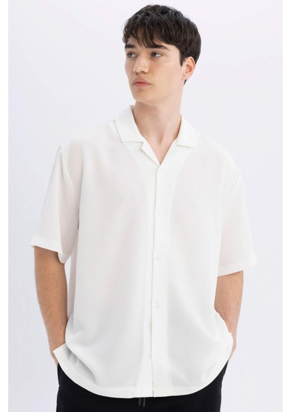 Relax Fit Yazlık Polo Yaka Krinkıl Kumaş Kısa Kollu Beyaz Gömlek C7398AX24SM