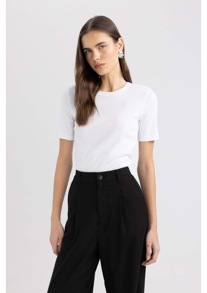 Slim Fit Dar Kesim Bisiklet Yaka Fitilli Kaşkorse Basic Düz Kısa Kollu Tişört C0097AX24SM fırsatları