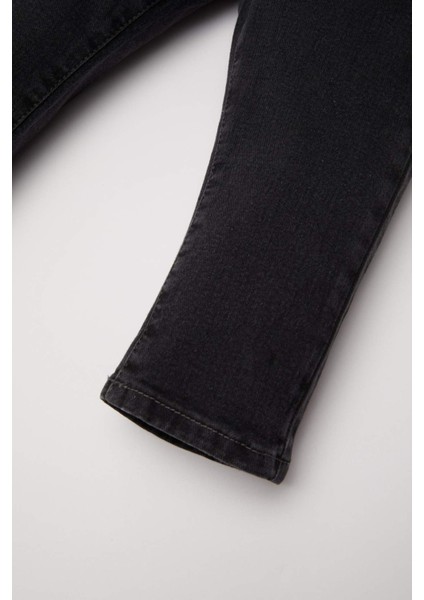 Erkek Bebek Düz Paça Cepli Jean Pantolon D2518A524AU fırsatları