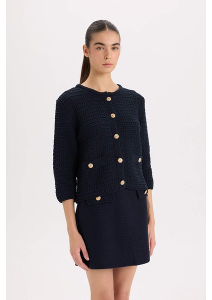 Regular Fit Bisiklet Yaka Dokulu Düğmeli Triko Hırka D3304AX24WN fırsatları