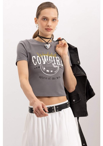 Coool Fitted Vücuda Oturan Bisiklet Yaka Baskılı Crop Kısa Kollu Tişört D5340AX24AU