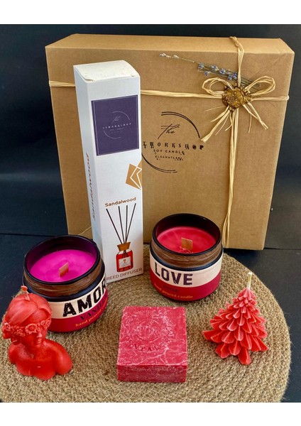Red Passion: Özel Tasarım Dekoratif Hediye Seti: %doğal Vegan Soya Wax Mumu Bambu Çubuk Oda Kokusu ve Doğal Sabun Seti. fırsatları