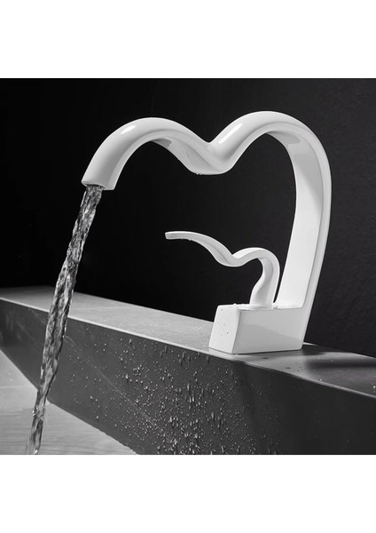 Banyo Lavabo Bataryası Beyaz Renk Şelale Kalp Yeni Tasarım 7 Yıl Güvenceli İthal modelleri