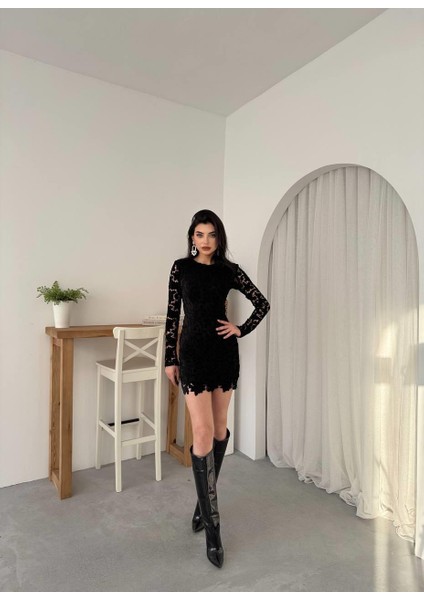 Sara Dantel Tasarım Mini Elbise