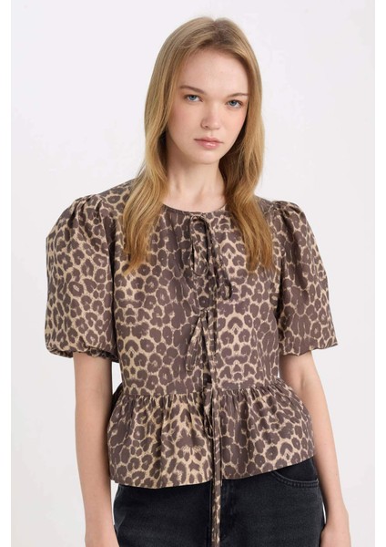 Regular Fit Yuvarlak Yaka Leopar Desenli Önden Bağlamalı Poplin Kısa Kollu Bluz E2670AX24AU