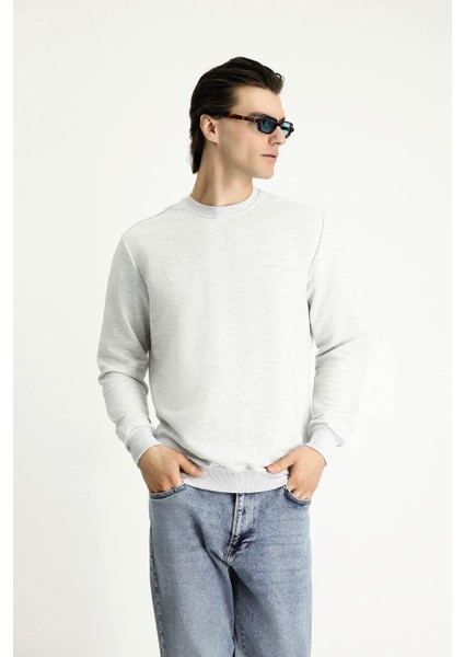 Bisiklet Yaka Regular Fit Nakışlı Pamuklu Sweatshirt