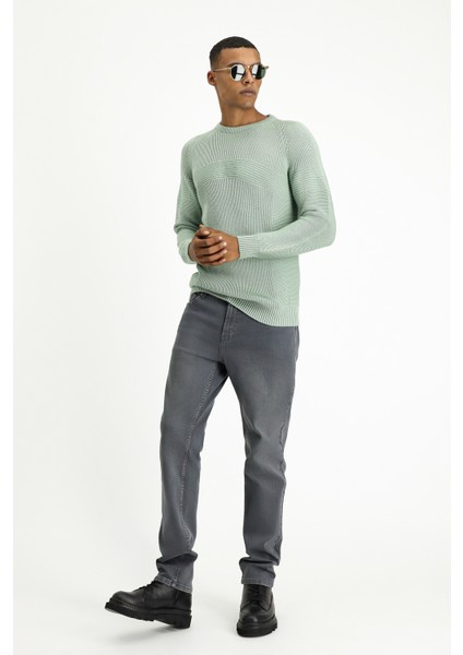 Bisiklet Yaka Regular Fit Dikişsiz Desenli Triko Kazak