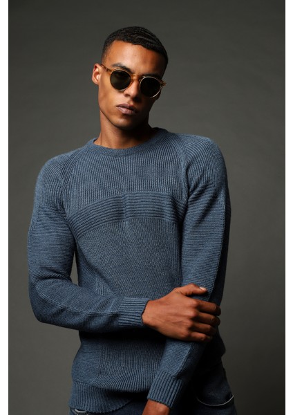 Bisiklet Yaka Regular Fit Dikişsiz Desenli Triko Kazak