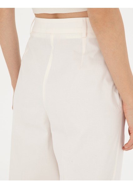 Kadın Beyaz Yüksek Bel Straight Fit Pantolon 50289786-VR013