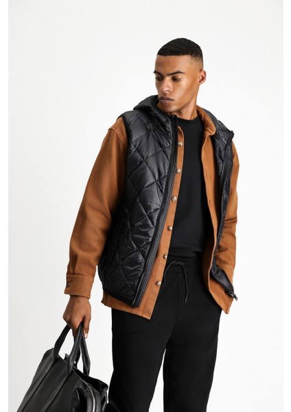 Kapüşonlu Kapitone Spor Yelek